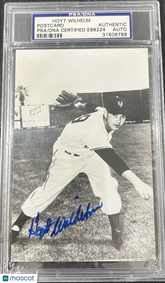 Hoyt Wilhelm #E68224 Signed Post Card PSA Authentic